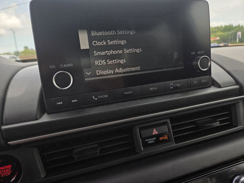 Used 2025 Honda Pilot Sport image 8