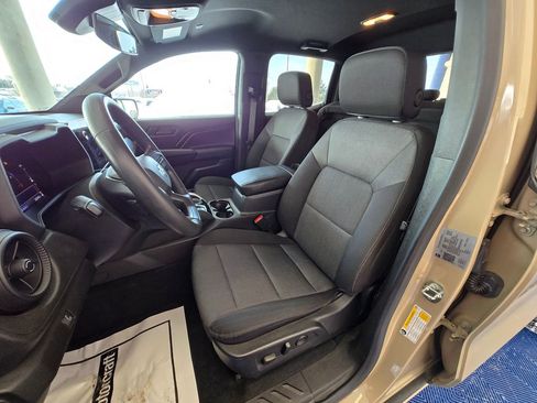 Used 2023 Chevrolet Colorado Trail Boss w/ Technology Package image 10