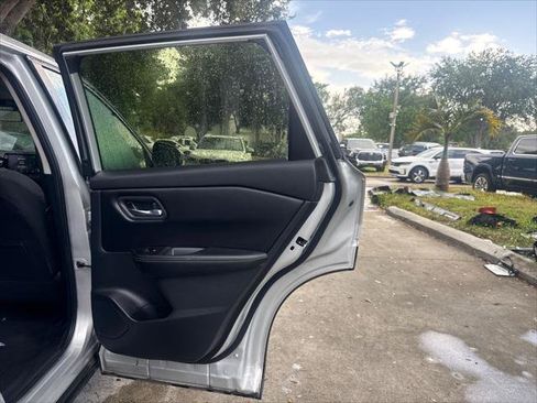 Used 2024 Nissan Rogue SV AWD/4WD image 19