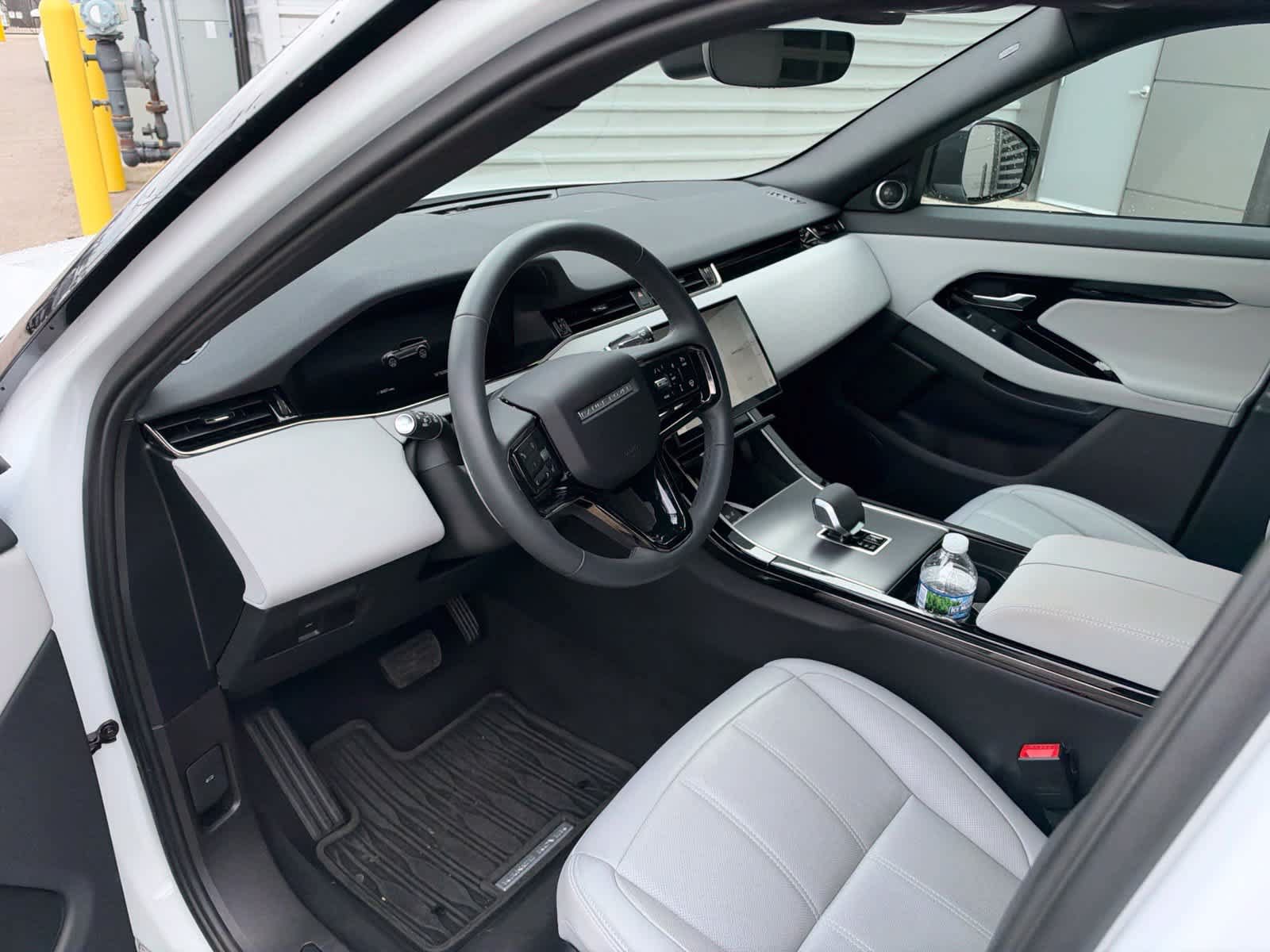 Certified 2026 Land Rover Range Rover Evoque S AWD/4WD image 9