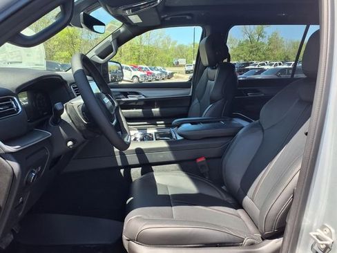 New 2026 Jeep Grand Wagoneer 4WD image 15