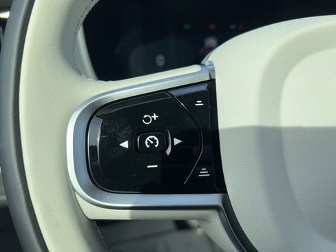 New 2026 Volvo XC60 B5 Ultra w/ Climate Package image 29
