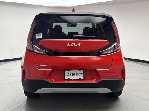 Used 2025 Kia Soul LX w/ LX Technology Package FWD image 4
