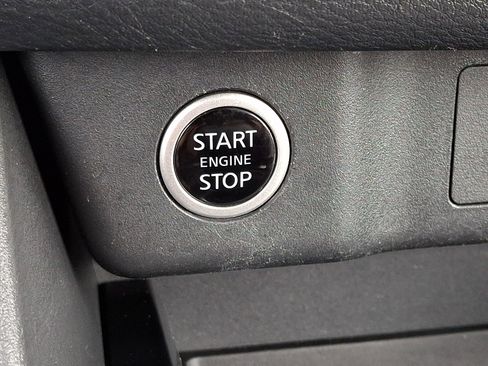 Used 2021 Nissan Rogue SV image 22