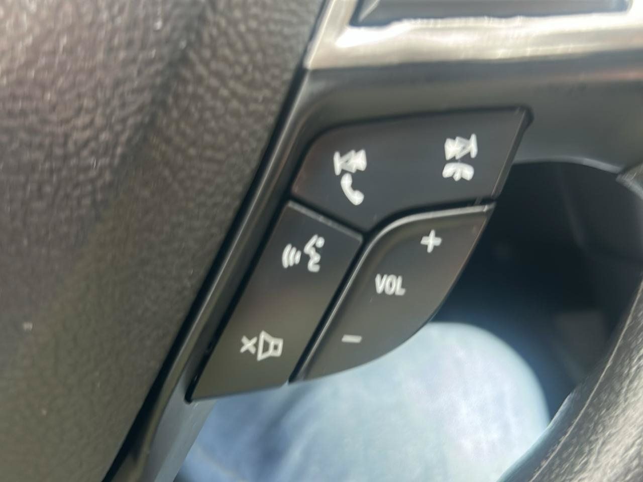 Used 2020 Ford Fusion SE FWD image 24