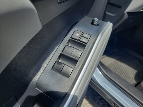 Used 2024 Toyota Highlander XLE FWD image 25