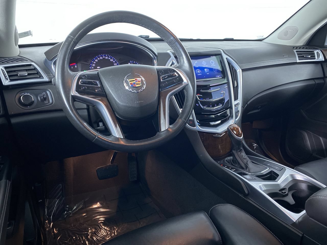 Used 2015 Cadillac SRX Luxury FWD image 2
