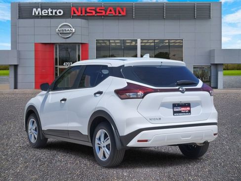 New 2025 Nissan Kicks Play S image 4