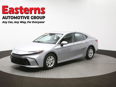 Used 2025 Toyota Camry LE image 58