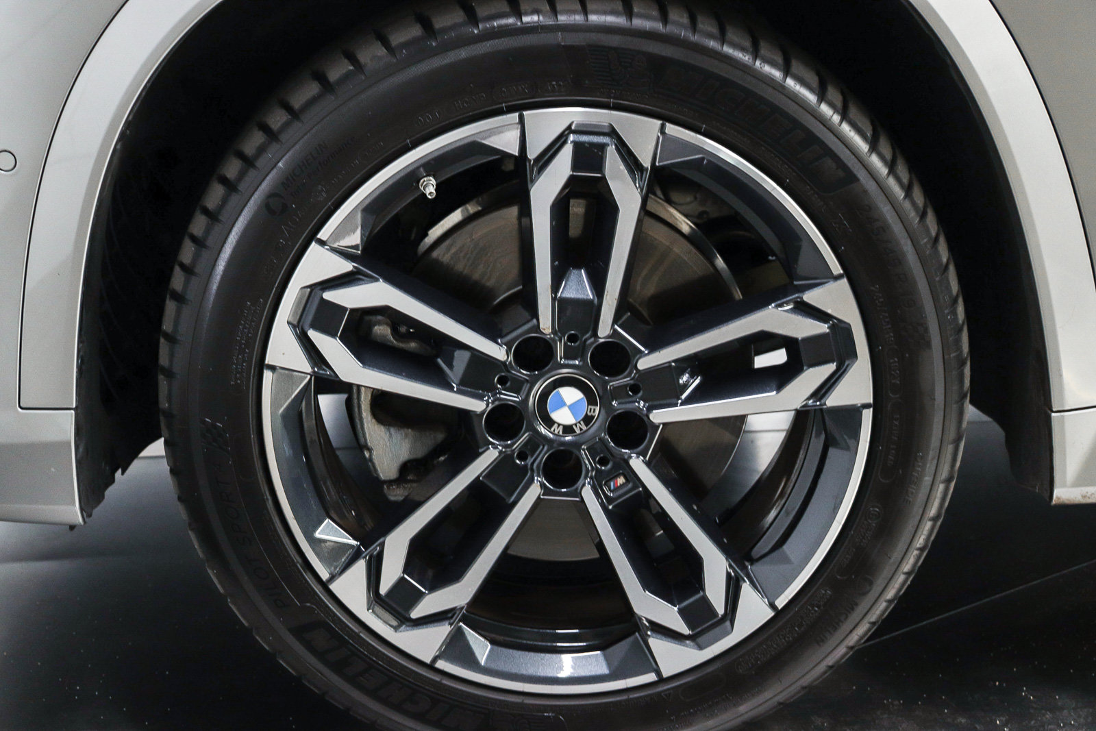 Used 2023 BMW X1 xDrive28i w/ M Sport Package AWD/4WD image 8