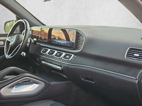 Certified 2026 Mercedes-Benz GLE 350 4MATIC w/ Winter Package image 23