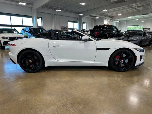 Used 2022 Jaguar F-TYPE Convertible RWD image 16