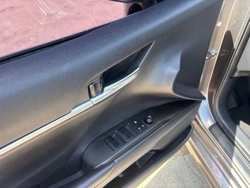 Used 2022 Toyota Camry SE w/ Carpet Mat Package (TMS) FWD image 19