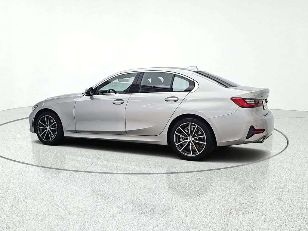 Used 2019 BMW 330i xDrive Sedan w/ Driving Assistance Package AWD/4WD image 4