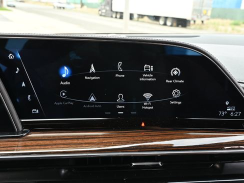 Used 2022 Cadillac Escalade ESV Luxury AWD/4WD image 25