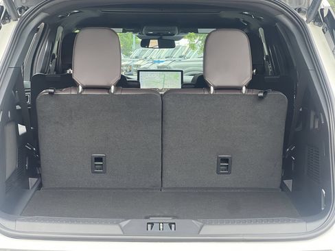 New 2026 Ford Explorer Platinum RWD image 21
