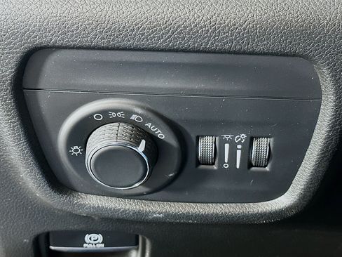Used 2023 Jeep Grand Cherokee Altitude AWD/4WD image 17