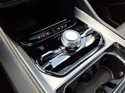 New 2026 Jeep Grand Wagoneer L Limited AWD/4WD image 32