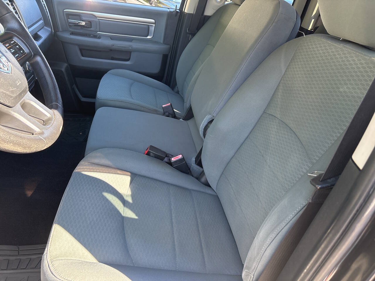 Used 2016 RAM 1500 Classic SLT RWD image 15