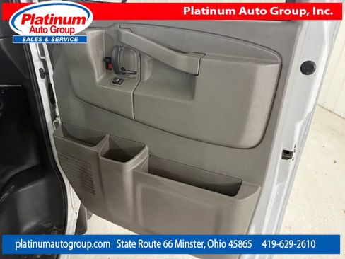 Used 2017 Chevrolet Express 3500 Extended RWD image 42