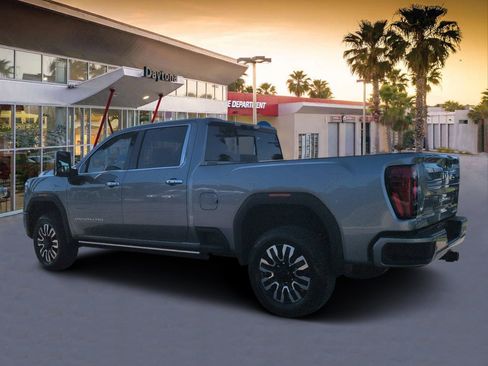 Used 2025 GMC Sierra 2500 Denali Ultimate AWD/4WD image 5