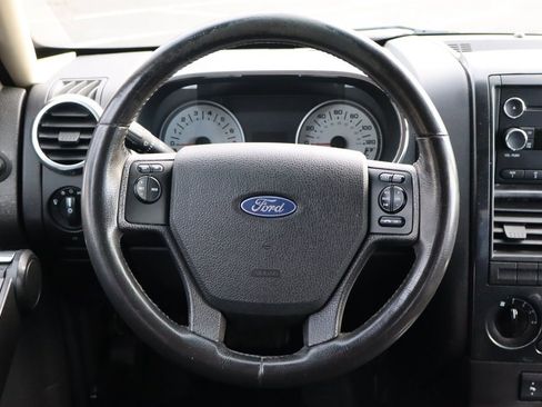 Used 2010 Ford Explorer Sport Trac XLT image 18