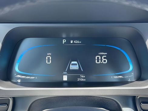 Used 2025 Hyundai Elantra Sport image 11