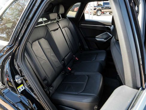 Used 2020 Audi Q3 2.0T Premium image 37