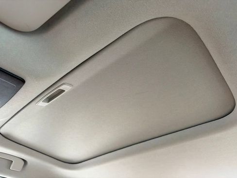 Used 2025 Nissan Sentra SV w/ SV Premium Package FWD image 30