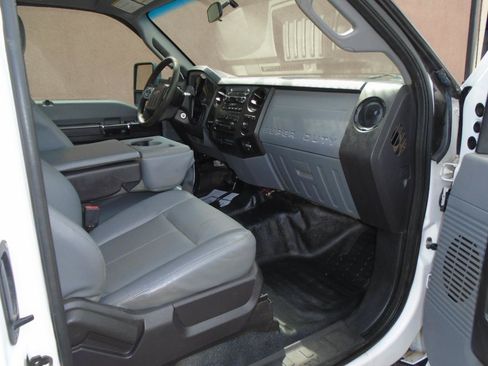 Used 2016 Ford F550 4x4 SuperCab Super Duty image 19