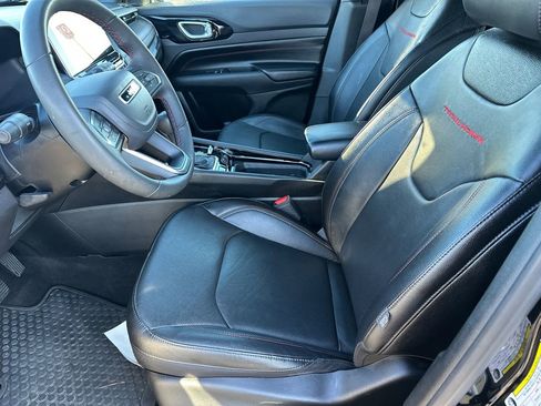 Used 2025 Jeep Compass Trailhawk w/ Trailhawk Elite Group AWD/4WD image 9