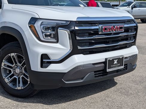 New 2027 GMC Terrain Elevation w/ Technology Package II FWD image 9
