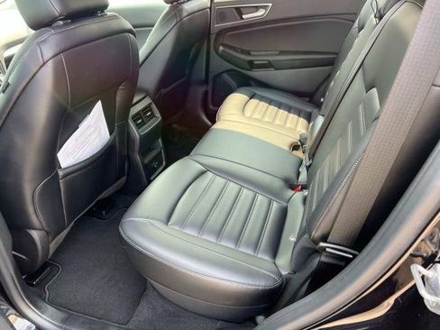 Used 2022 Ford Edge SEL image 11