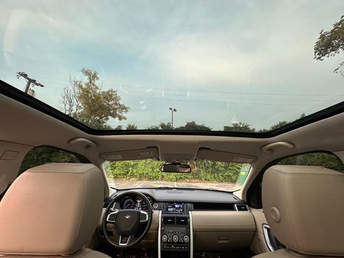 Used 2016 Land Rover Discovery Sport HSE image 26