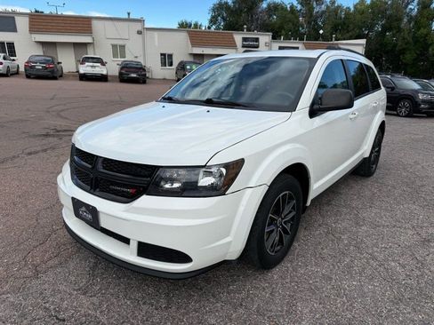 Used 2018 Dodge Journey SE w/ Blacktop Package image 3