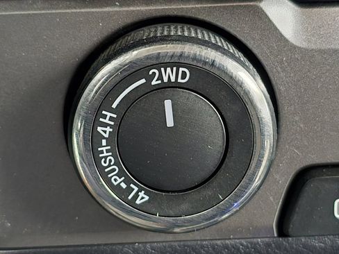 Used 2022 Toyota Tacoma SR image 11