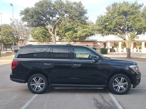 Used 2024 Ford Expedition Limited RWD image 2