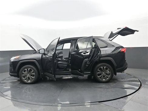 Used 2025 Toyota RAV4 XLE Premium image 33