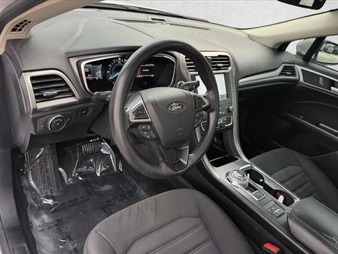 Used 2020 Ford Fusion SE FWD image 12