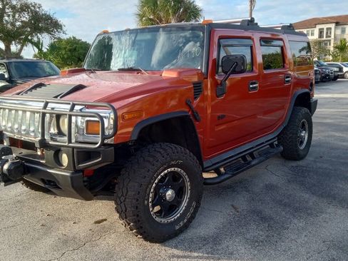 Used 2003 HUMMER H2 w/ Preferred Equipment Group image 2