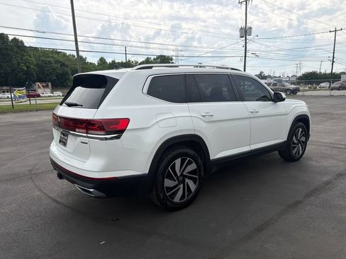Used 2024 Volkswagen Atlas SEL AWD/4WD image 5