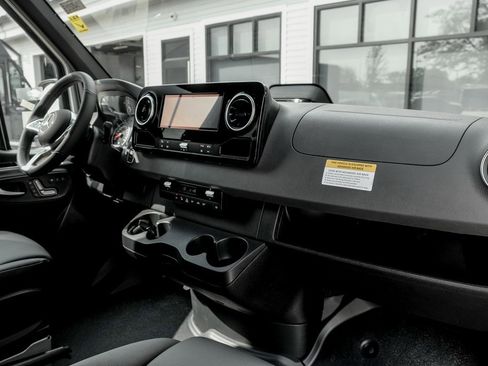 New 2025 Mercedes-Benz Sprinter 2500 image 23