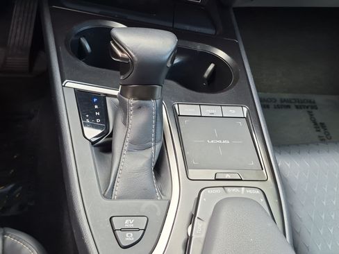 Used 2022 Lexus UX 250h AWD/4WD image 25
