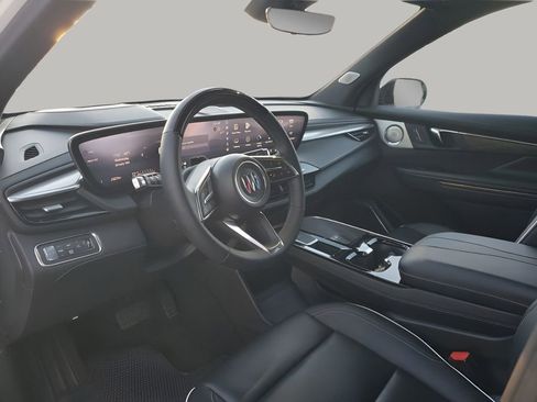 Used 2025 Buick Enclave Avenir w/ Super Cruise Package image 29