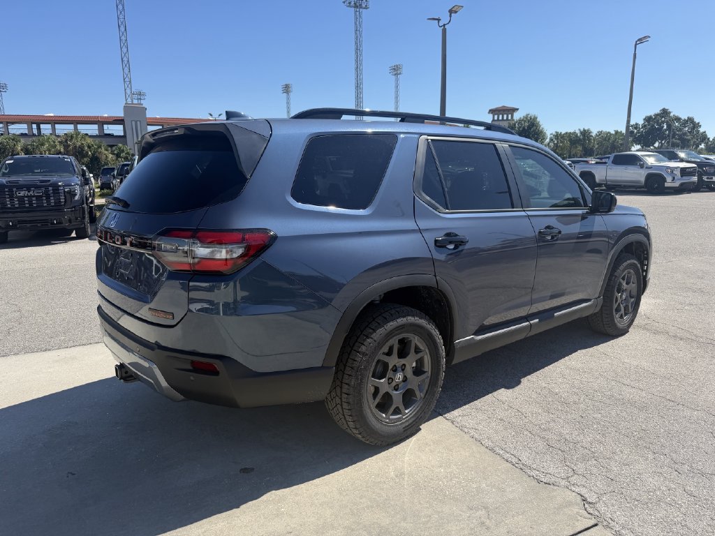 New 2026 Honda Pilot TrailSport image 4