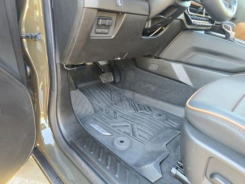 Used 2024 GMC Canyon AT4 w/ AT4 Premium Package image 16