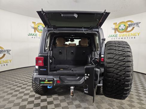 Used 2022 Jeep Wrangler Unlimited Sahara w/ Safety Group AWD/4WD image 32