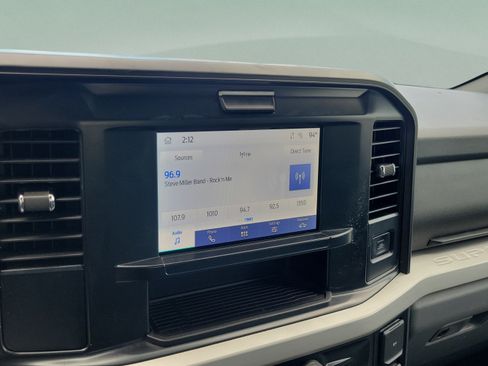 Certified 2025 Ford F250 XLT AWD/4WD image 27