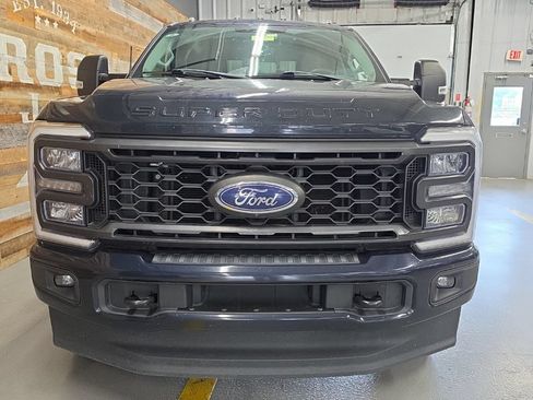 Used 2023 Ford F250 XL w/ STX Appearance Package AWD/4WD image 3