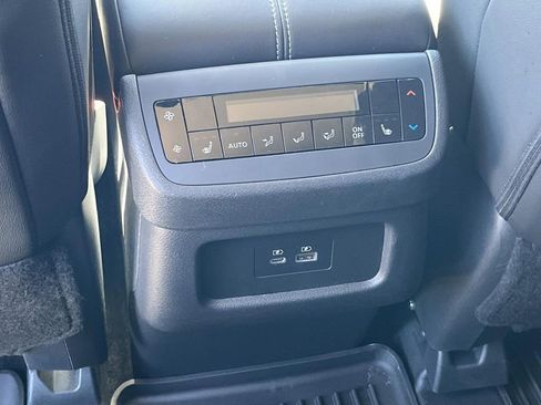 Used 2024 Nissan Pathfinder SL w/ SL Premium Package image 16